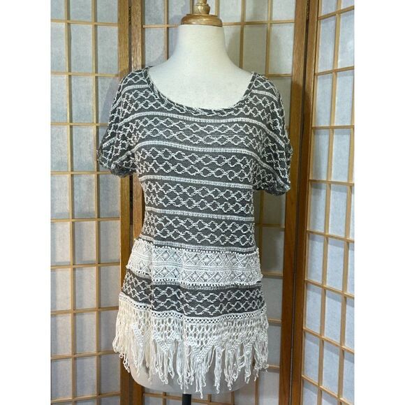 Sloane Rouge Med Textured Fringed Sweater - Picture 1 of 13